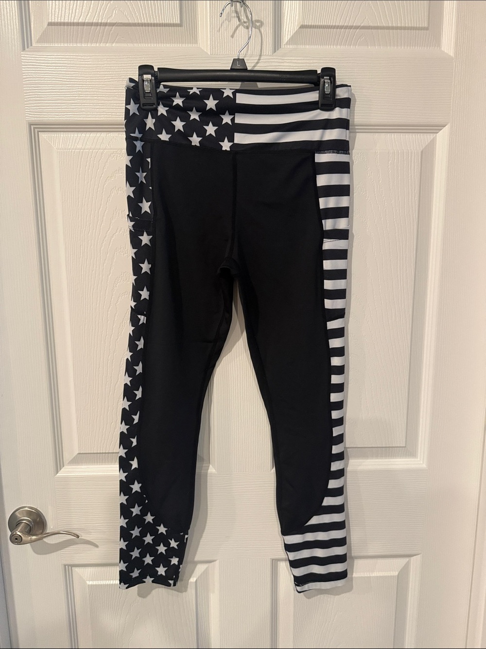 Black & White Star-Stripe High-Waist Leggings